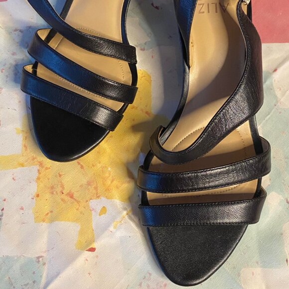 Naturalizer ‘Taimi’ strappy mid-heel slingback sandals - Picture 3 of 8